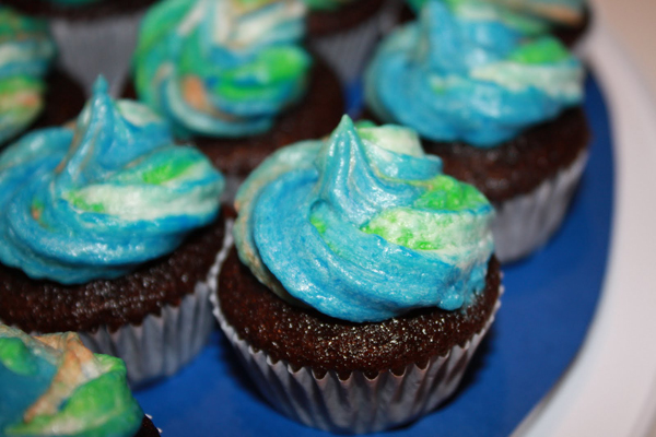 Earth Day Chocolate Cupcakes- Fudgy mini cupcakes with earth toned frosting.