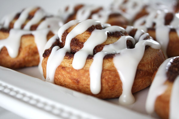 brioche cinnamon rolls with cream cheese frosting