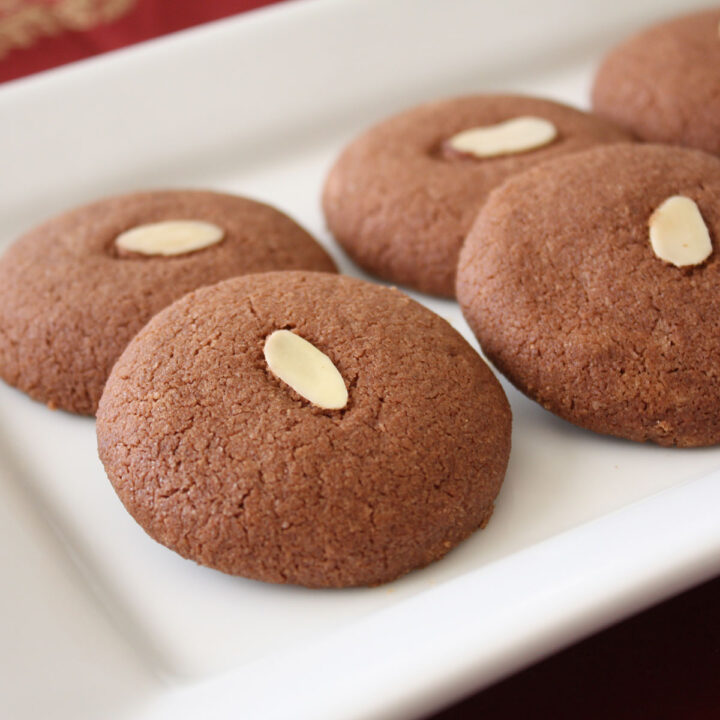 Eggless Chocolate Nankhatai