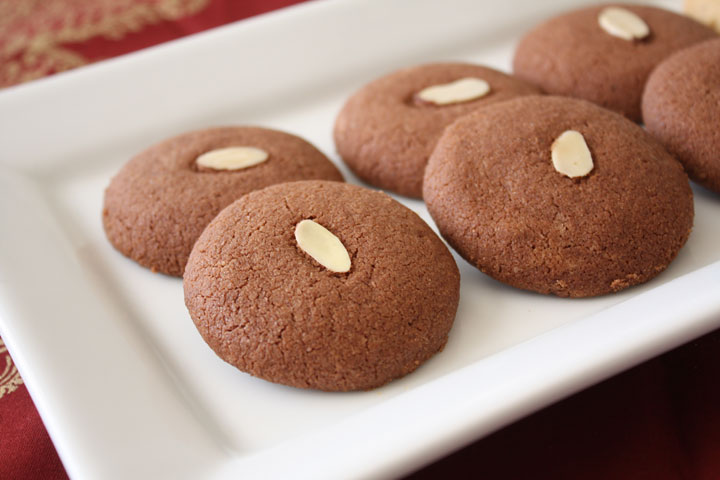 Plate of chocolate nankhatai.