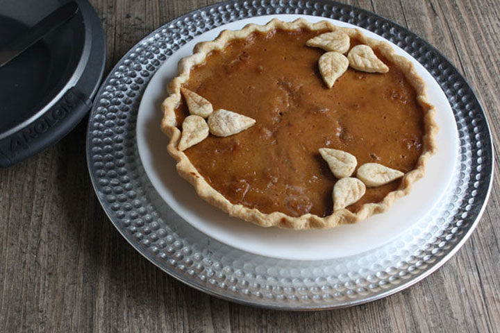 caramel walnut pumpkin pie