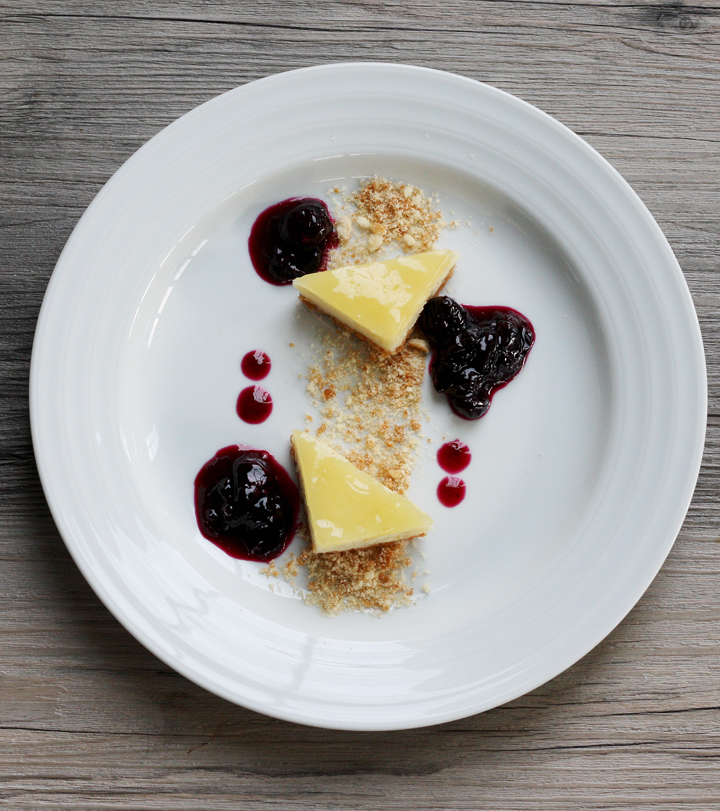 plated cheesecake