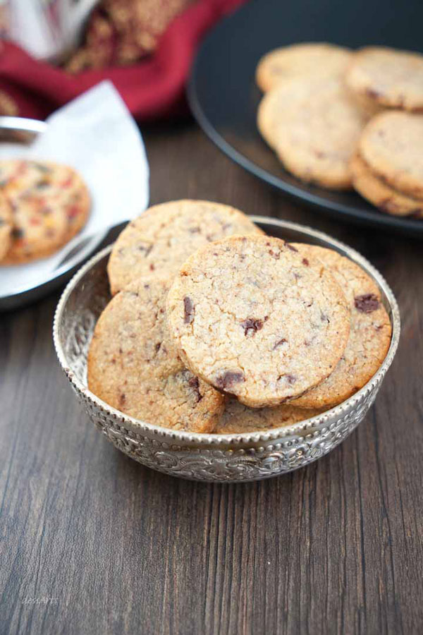 Cardamom Cookies in a silver bowl.