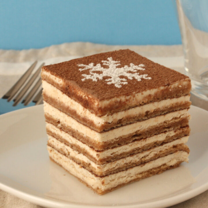 Walnut Cake with Cinnamon Mascarpone