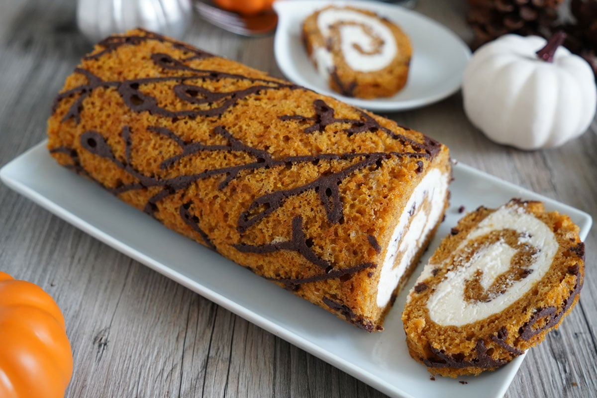 Decorated Pumpkin Roll DessArts