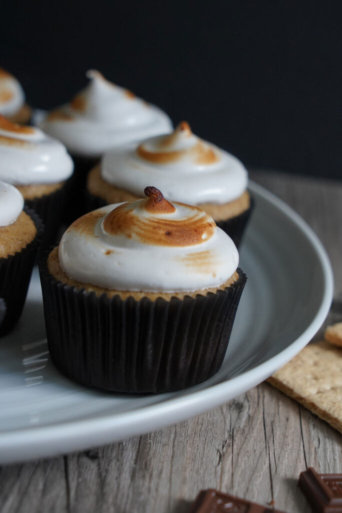 Smores cupcakes in a white platter.