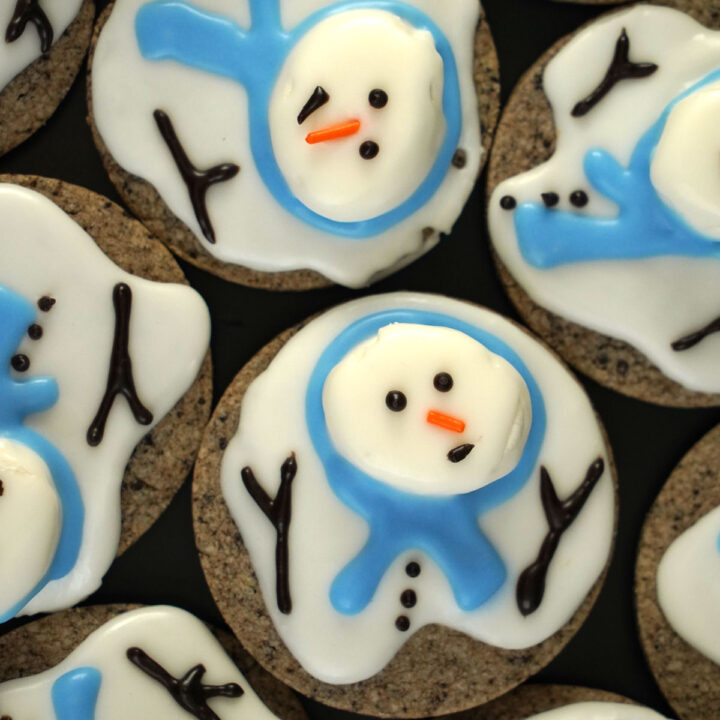 How to  Decorate Melted Snowman Cookies 