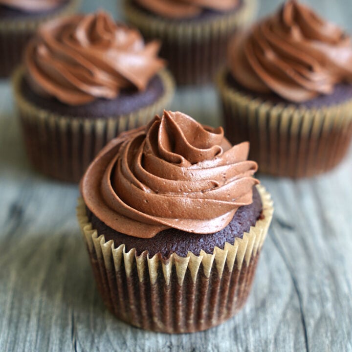 Simple Chocolate Cupcakes