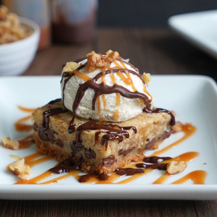 Chili's Chocolate Chip Paradise Pie Bars (Copycat)